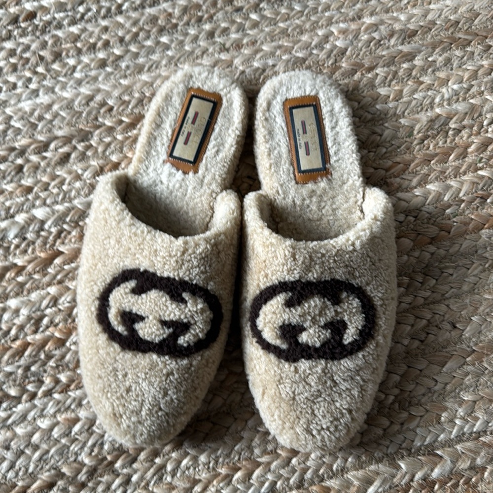 Gucci Women's Slipper with Interlocking G